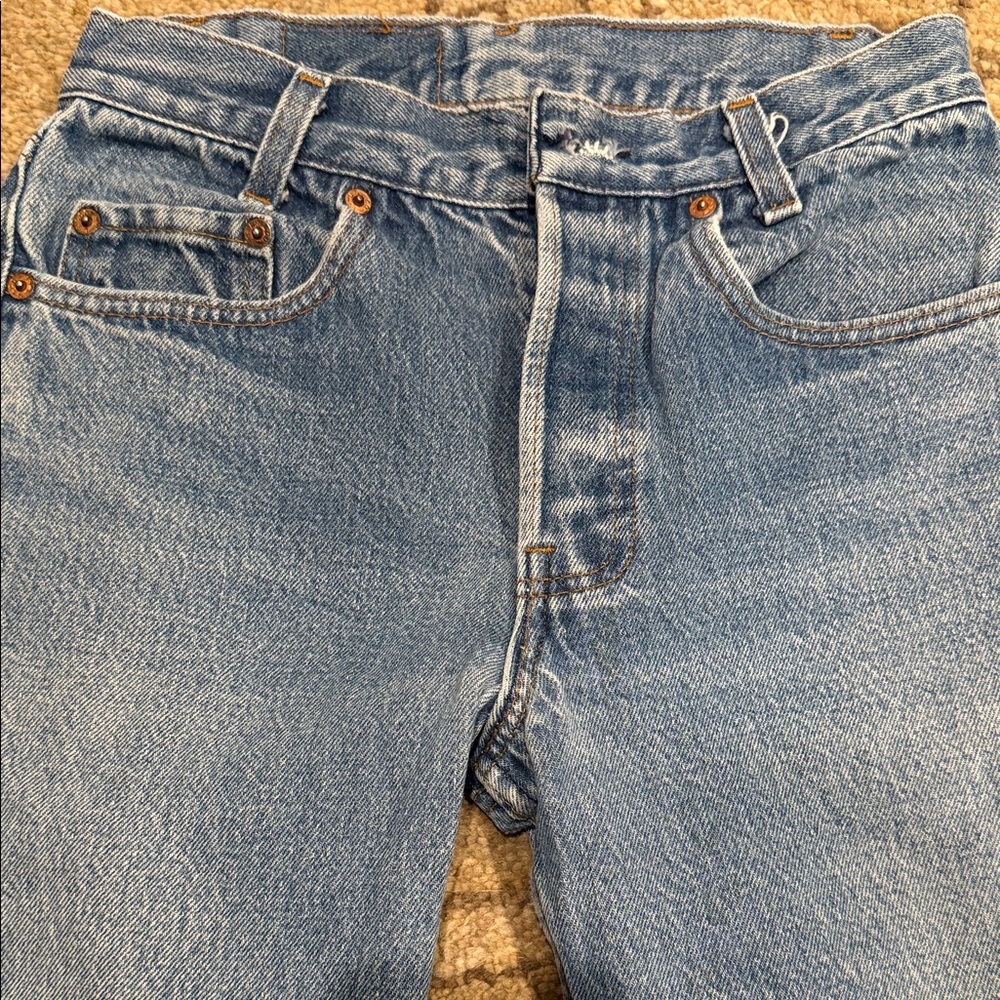 Levi's Women's Light Blue Straight Leg Jeans - Picture 3 of 7